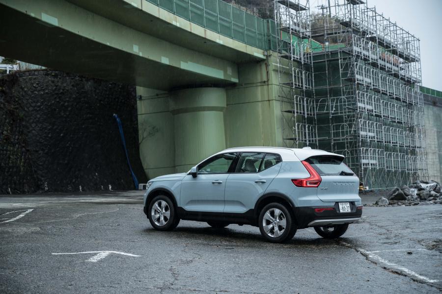  Volvo XC40 T4 Momentum 2018 года  (JP) (фото 3 из 13)